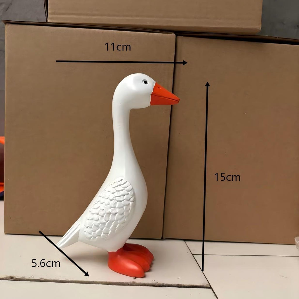 White Goose Garden Statue - Outdoor Home Decor Figurine for Patio Lawn, Farmhouse Accent & Unique Gift for Family Friends